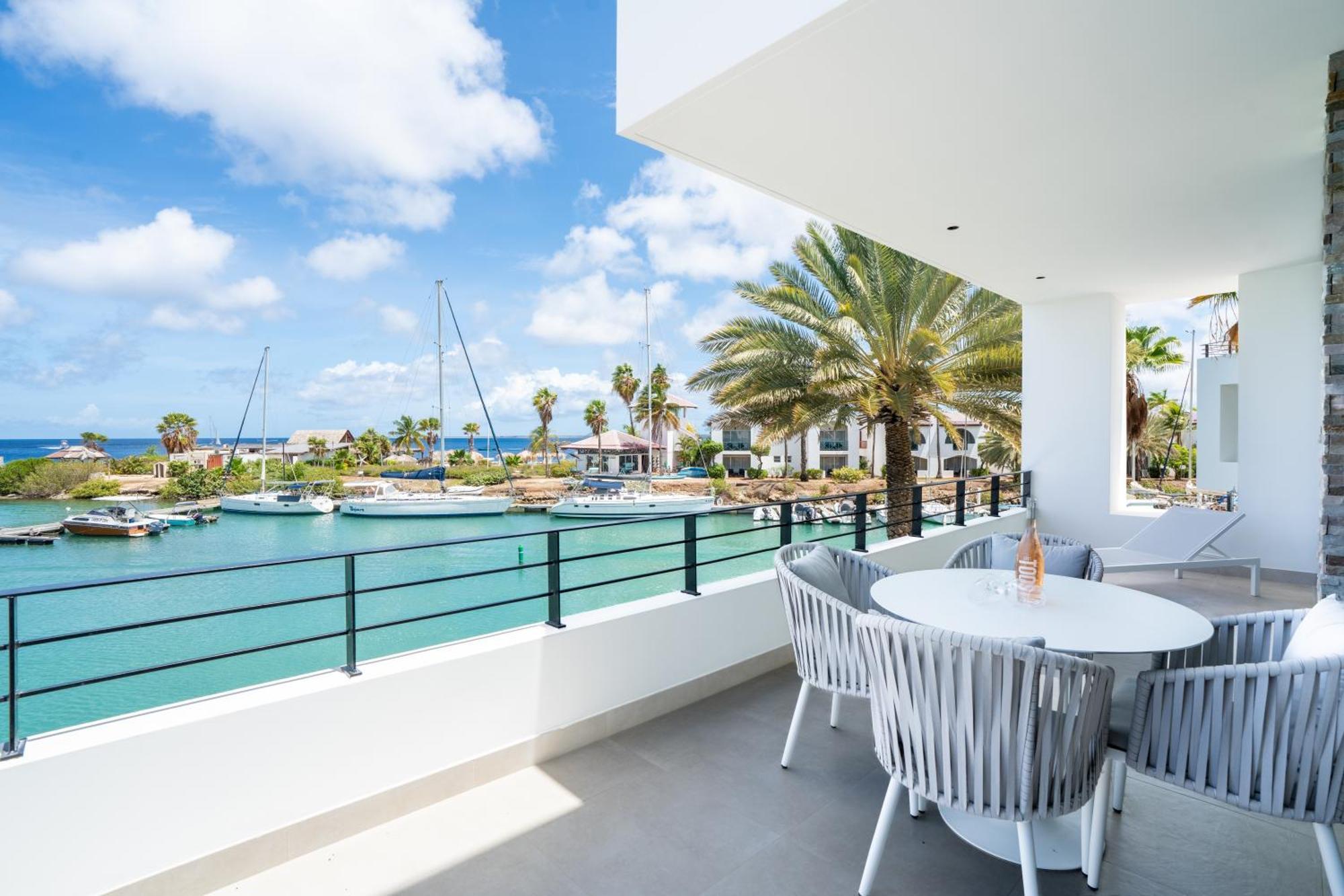 Van Der Valk Plaza Beach & Dive Resort Bonaire Kralendijk Esterno foto