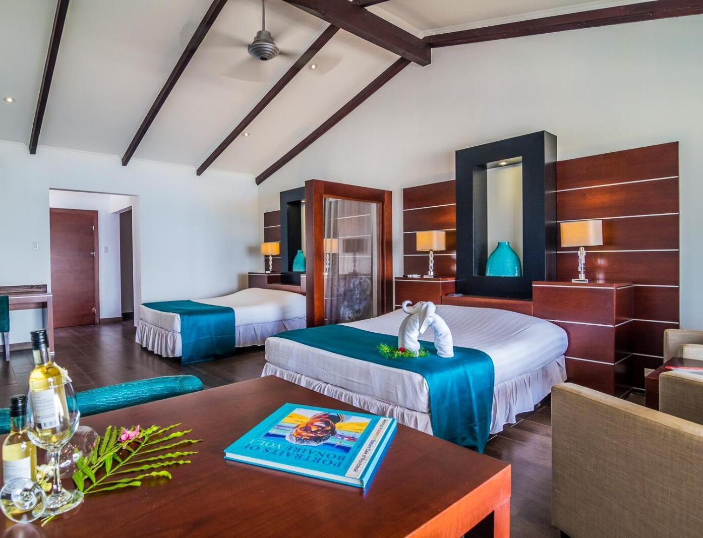Van Der Valk Plaza Beach & Dive Resort Bonaire Kralendijk Esterno foto