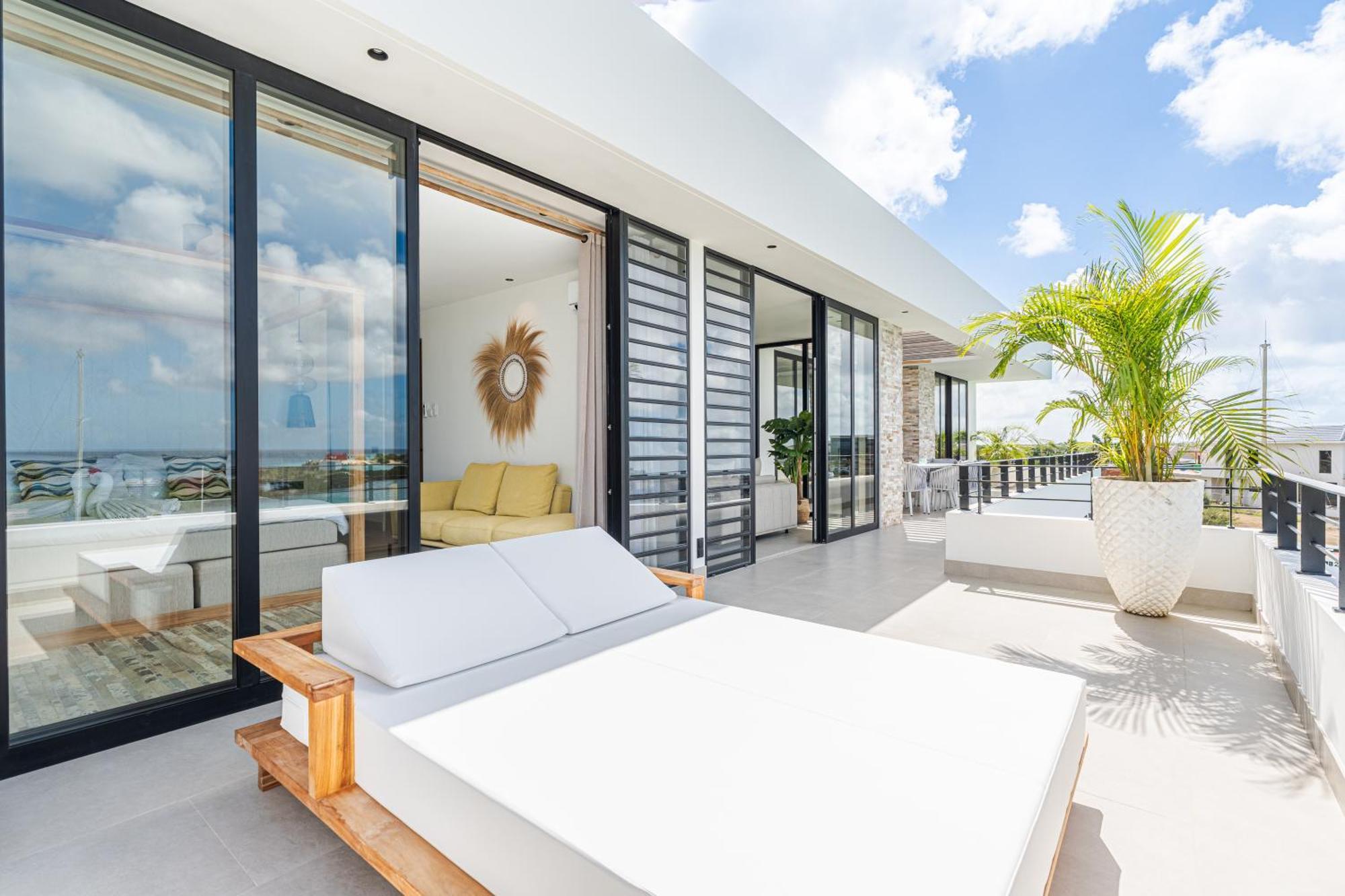Van Der Valk Plaza Beach & Dive Resort Bonaire Kralendijk Esterno foto