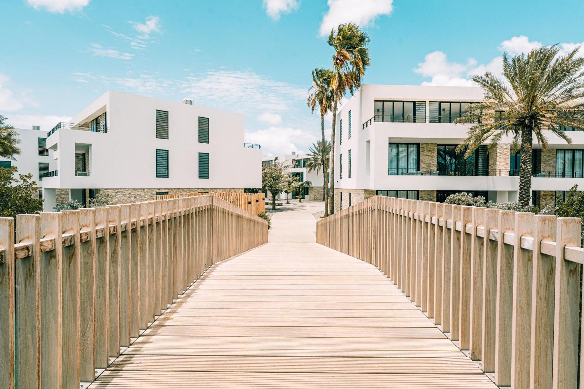 Van Der Valk Plaza Beach & Dive Resort Bonaire Kralendijk Esterno foto
